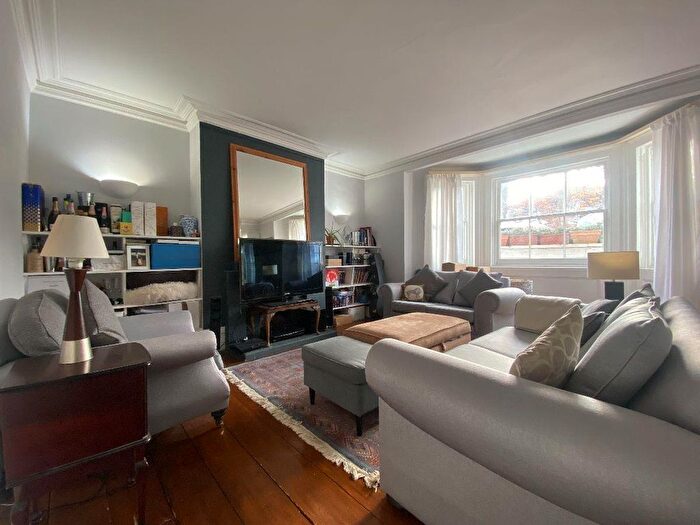 2 Bedroom Maisonette To Rent In A Lonsdale Road, London, SW13