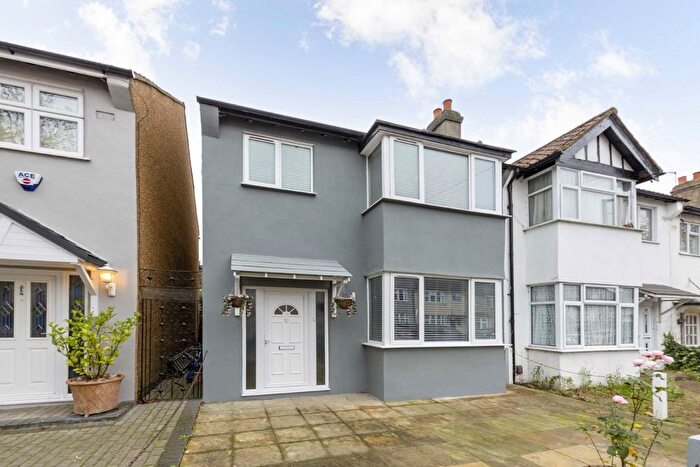 3 Bedroom Property To Rent In Carnforth Road, Streatham, SW16