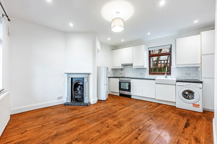 1 Bedroom Flat To Rent In Model Cottages, Northfield Avenue, London, W13