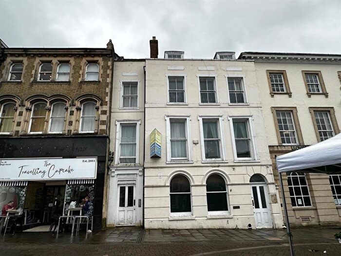 2 Bedroom Apartment To Rent In High Street, Andover, SP10