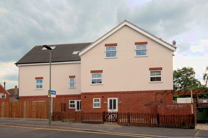 2 Bedroom Property To Rent In Grosvenor Road, West Wickham, BR4