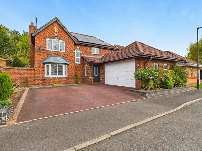 4 Bedroom Detached House For Sale In Queensbury Chase, Littleover, DE23
