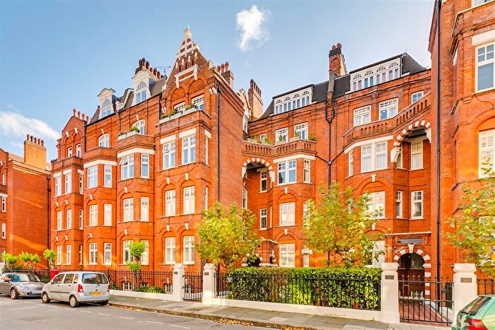 2 Bedroom Flat For Sale In Hamlet Gardens, London, W6