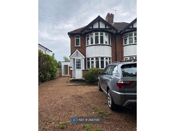 2 Bedroom Semi-Detached House To Rent In Farleigh Road, Warlingham, CR6