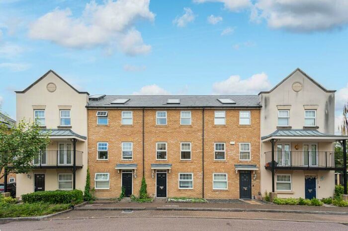 4 Bedroom Terraced House To Rent In Renwick Drive, Bromley Common, Bromley, BR2