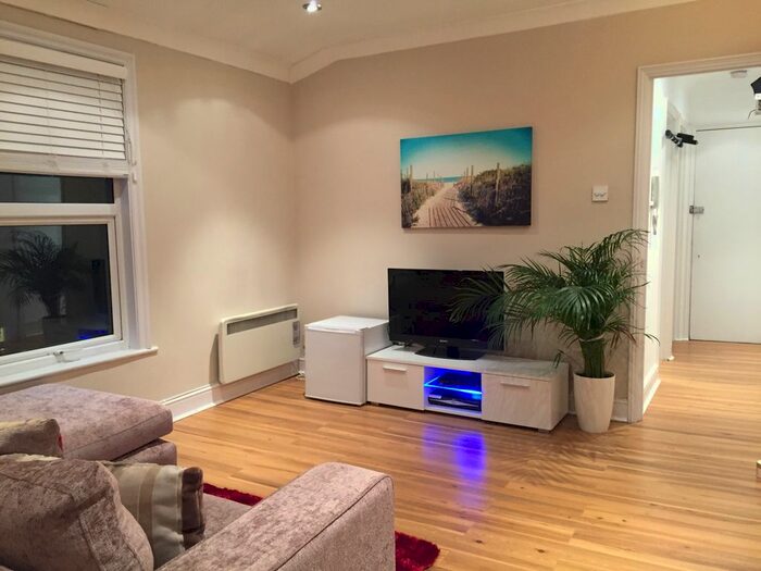 1 Bedroom Flat To Rent In Junction Road, Romford, RM1