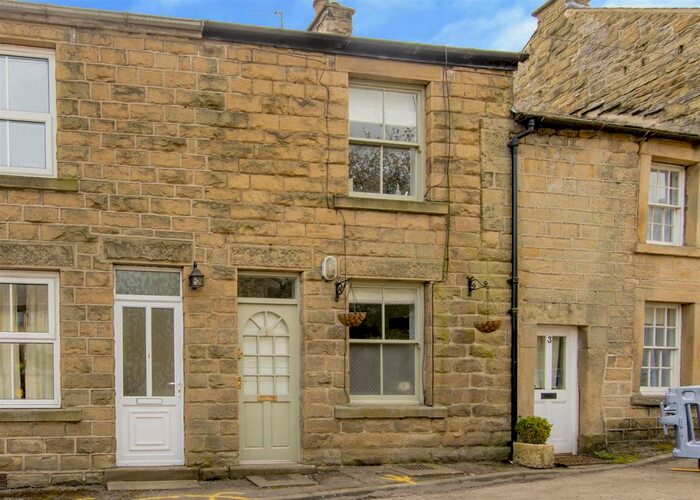 2 Bedroom House For Sale In Townhead, Eyam, Hope Valley, S32