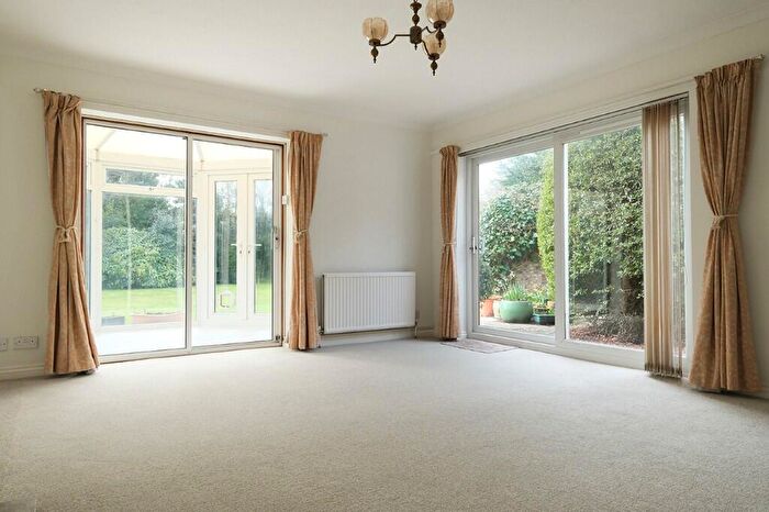 4 Bedroom Detached House For Sale In The Drive, Craigweil-on-Sea, Bognor Regis, West Sussex, PO21