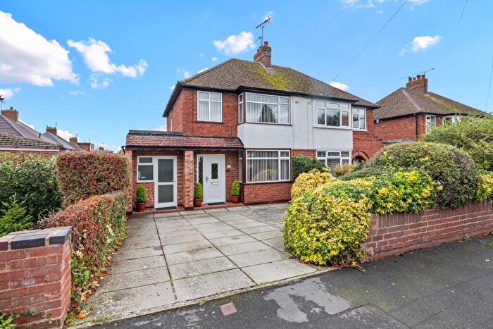 3 Bedroom Semi Detached House For Sale In Murcott Road West, Whitnash, Leamington Spa, CV31
