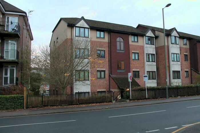 1 Bedroom Flat To Rent In Station Road, Redhill, RH1