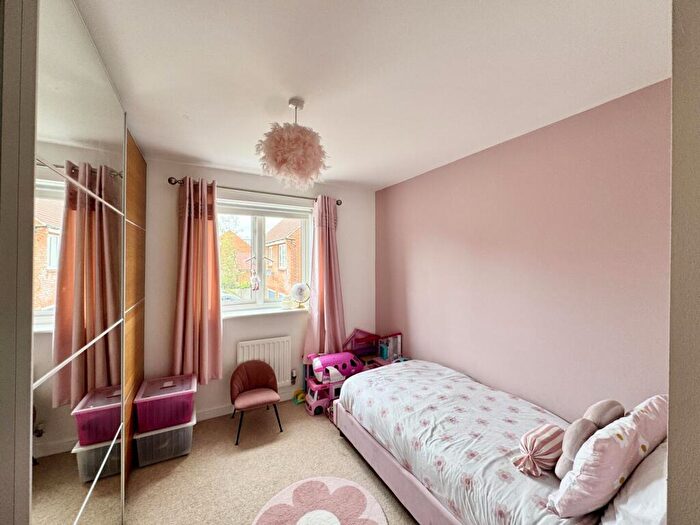 3 Bedroom End Of Terrace House For Sale In Alder Wynd, Silsoe, MK45