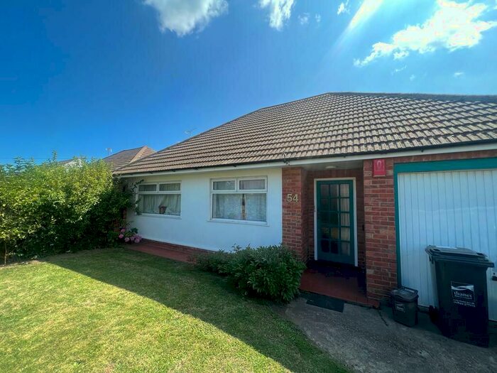 3 Bedroom Detached Bungalow To Rent In Clarence Avenue, Palm Bay, CT9