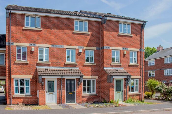3 Bedroom Town House To Rent In Wren Court, Long Eaton, Nottingham, NG10
