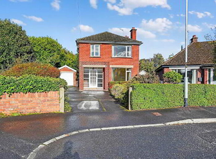 3 Bedroom Detached House For Sale In Kingsdale Park, Belfast, BT5