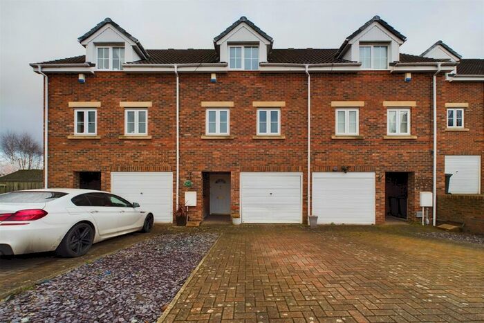 3 Bedroom Town House To Rent In Old Eltringham Court, Prudhoe, NE42