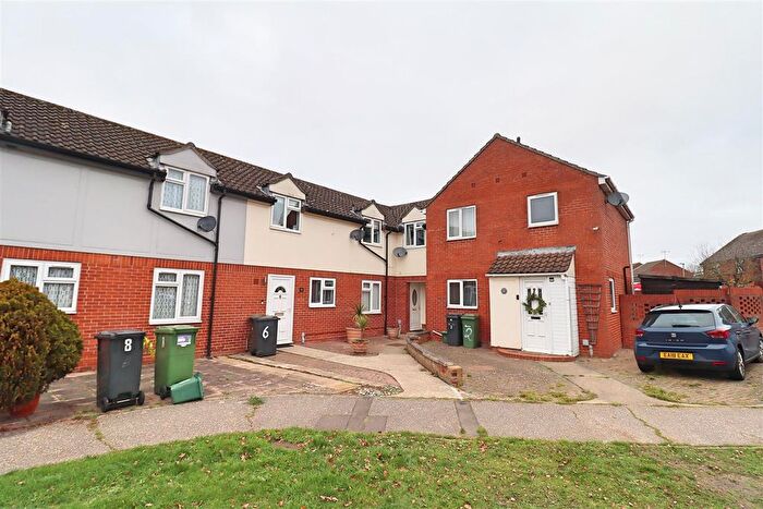 3 Bedroom Detached House For Sale In Mundon Road, Braintree, CM7