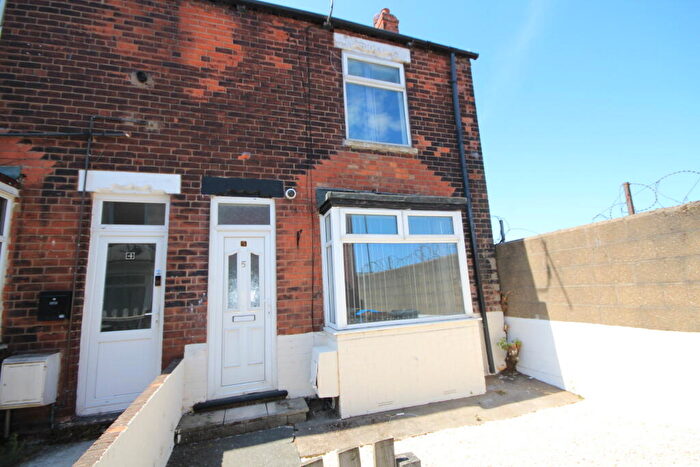 2 Bedroom End Of Terrace House To Rent In Florence Grove, Lorraine St, Hull, HU8