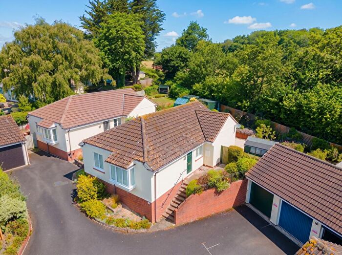 3 Bedroom Detached Bungalow For Sale In Southfield Drive, Crediton, EX17