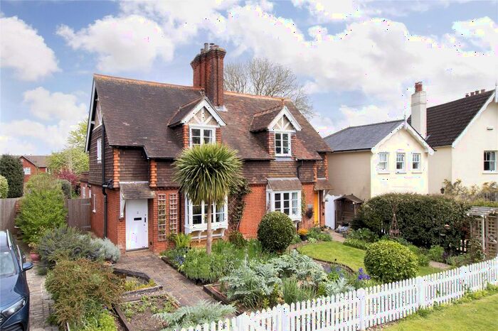 3 Bedroom Semi-Detached House For Sale In Upper Green Road, Shipbourne, Tonbridge, Kent, TN11