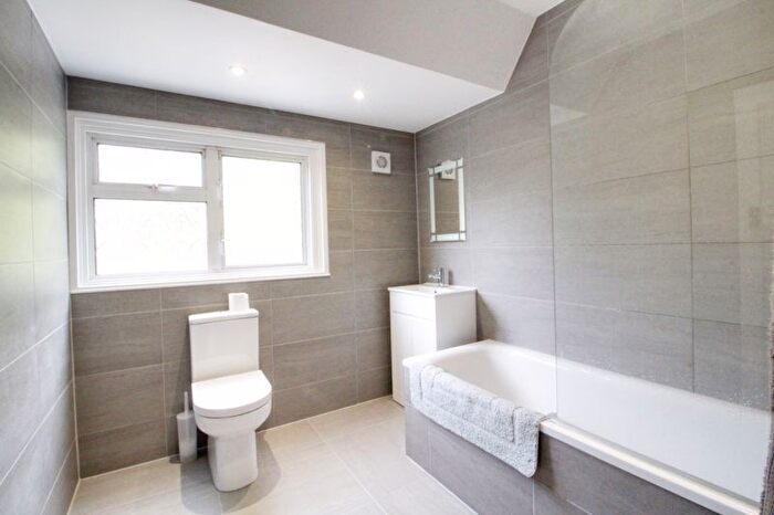 2 Bedroom Detached House To Rent In The Meadway, Cuffley, EN6