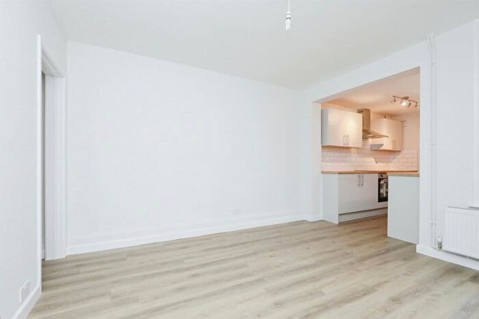3 Bedroom Terraced House For Sale In Carshalton Road, Norwich, NR1