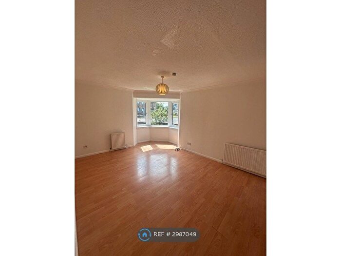 1 Bedroom Flat To Rent In Allan St, Glasgow, G40