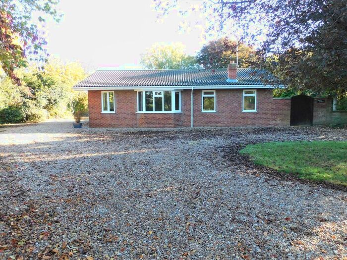 3 Bedroom Bungalow To Rent In Boston Road North, Holbeach, PE12