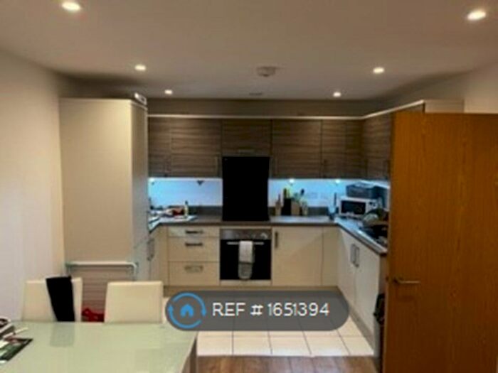 2 Bedroom Flat To Rent In Centenary Plaza, Southampton, SO19