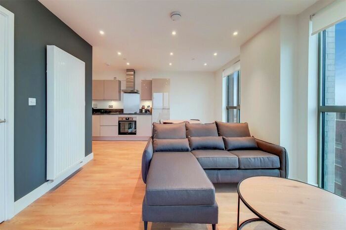 2 Bedroom Apartment To Rent In Green Street, London, NW10