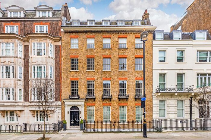 2 Bedroom Flat For Sale In New Cavendish Street, London, W1W