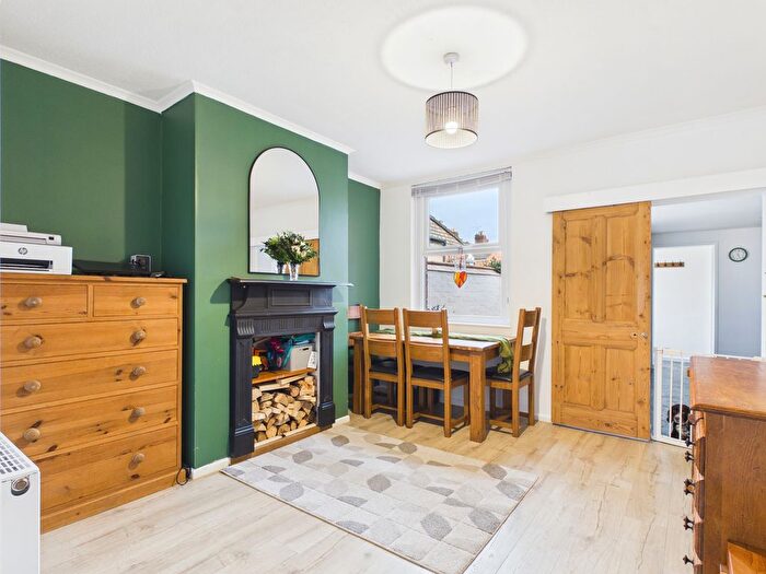 3 Bedroom Terraced House For Sale In Halesleigh Road, Bridgwater, TA6