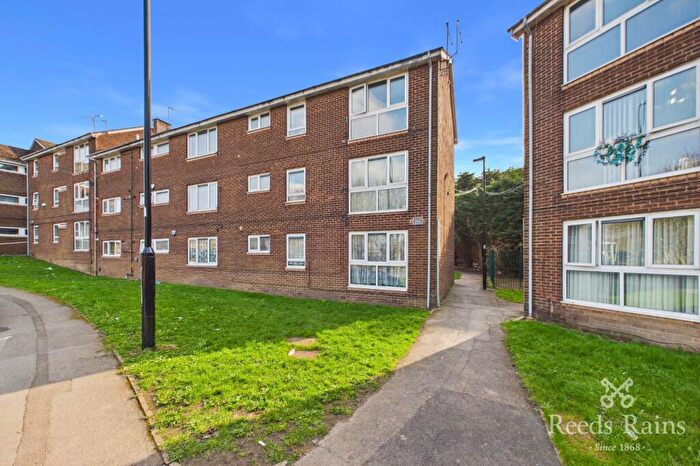 2 Bedroom Apartment For Sale In Firshill Crescent, Sheffield, S4