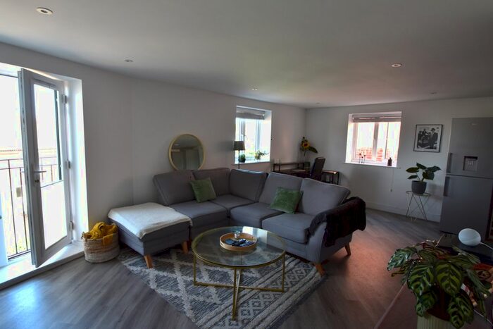 1 Bedroom Flat To Rent In New Lane, Havant, PO9