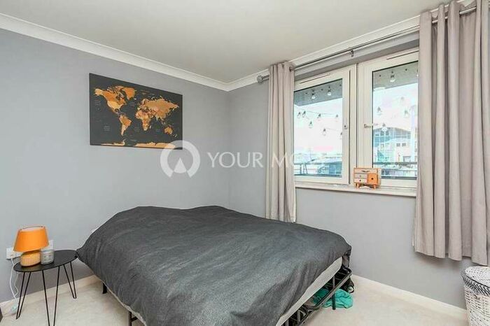 2 Bedroom Flat To Rent In Alencon Link, Basingstoke, RG21