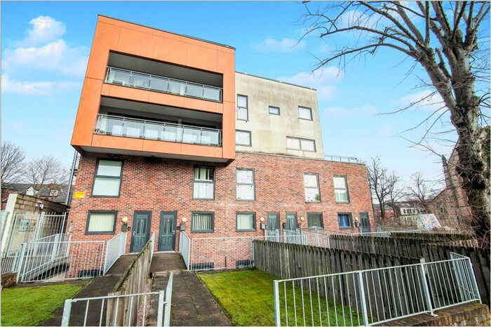 2 Bedroom Apartment To Rent In Wilbraham Road, M14
