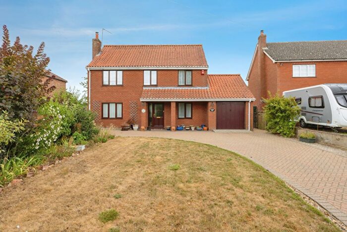 3 Bedroom Detached House For Sale In Shipdham Road, Carbrooke, Thetford, Norfolk, IP25