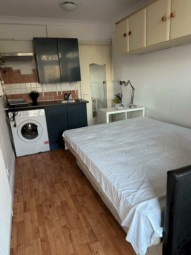 1 Bedroom House To Rent In The Mall, London, HA3