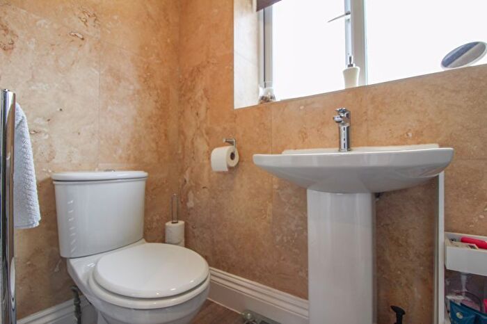 4 Bedroom Detached House For Sale In Platt Lane, Whelley, Wigan, WN1