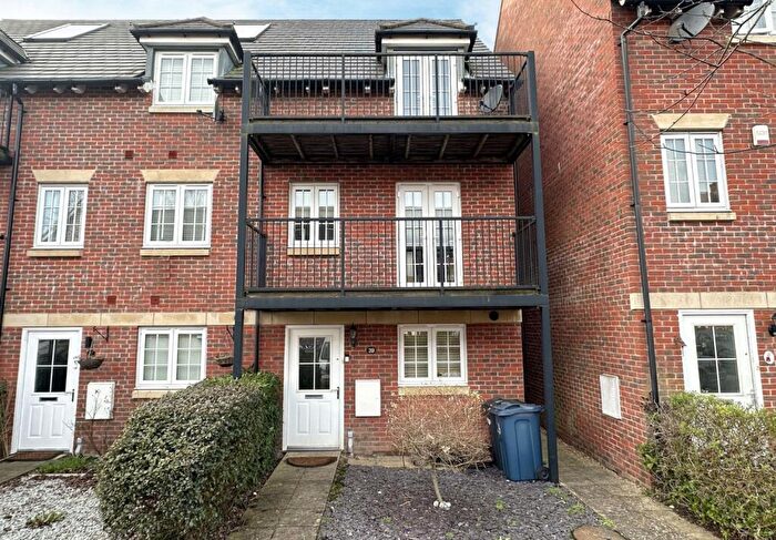 4 Bedroom End Of Terrace House For Sale In Kingshill Drive, HP13