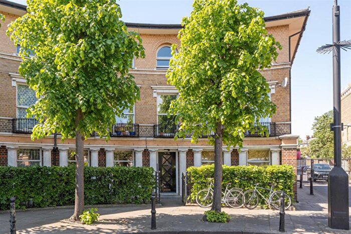 1 Bedroom Flat For Sale In Mothers Square, London, E5