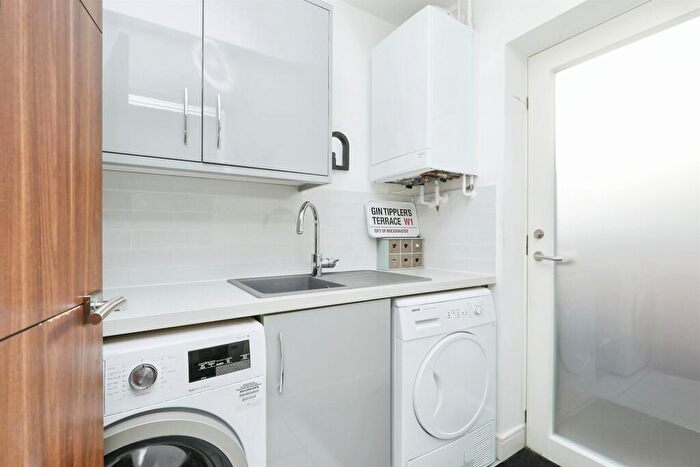 3 Bedroom Detached House For Sale In Blaxter Way, Norwich, NR7