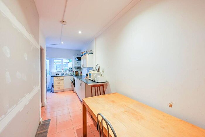 5 Bedroom Terraced House For Sale In Grove Road, Leytonstone, London, E11