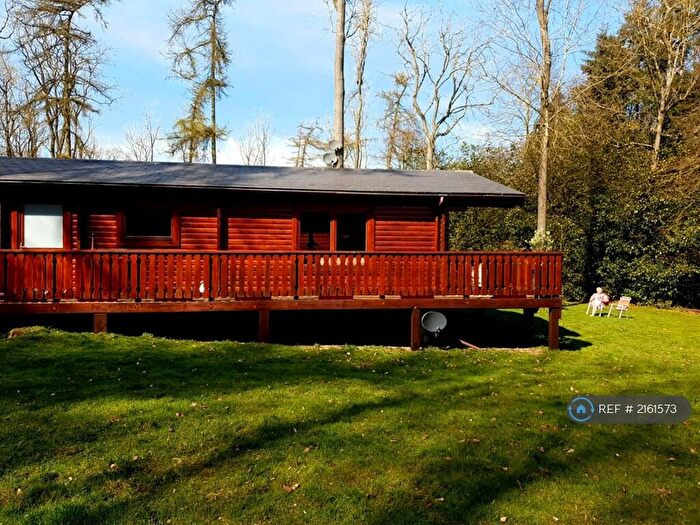 3 Bedroom Bungalow To Rent In Log Cabins, Louth, LN11
