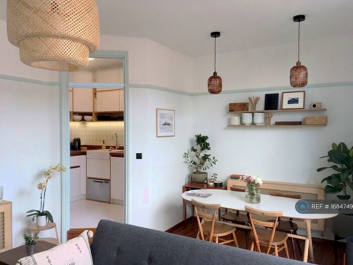 1 Bedroom Flat To Rent In Strand Building, London, E9