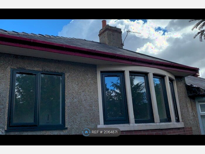 2 Bedroom Bungalow To Rent In Shear Brow, Blackburn, BB1