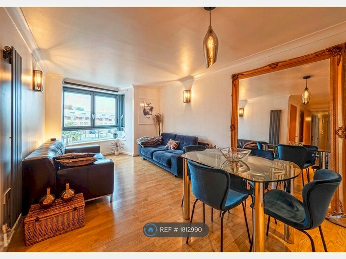 2 Bedroom Flat To Rent In Lewis Gardens, London, N16