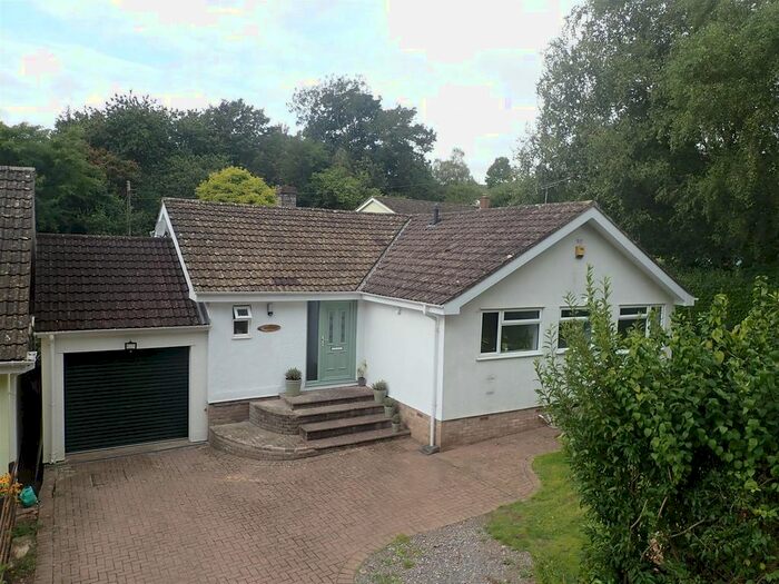 4 Bedroom Detached Bungalow For Sale In Wrigglebrook, Kingsthorne, Hereford, HR2