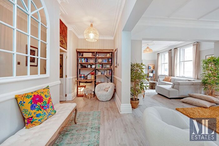 4 Bedroom Flat For Sale In Avenue Mansions, Finchley Road, Hampstead, NW3