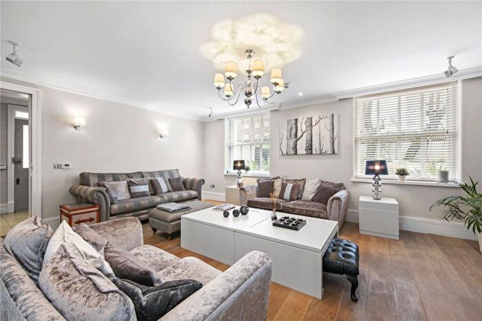 3 Bedroom Property To Rent In Wellington Road, St John's Wood, NW8