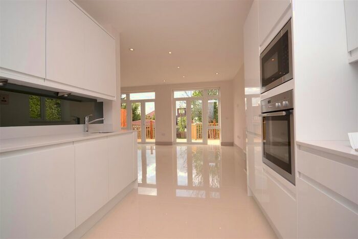 5 Bedroom Semi-Detached House To Rent In Montpelier Rise, Temple Fortune, NW11